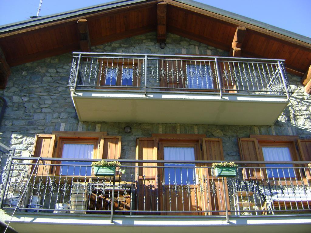 La Maison Nouva 1977 Aosta Luaran gambar