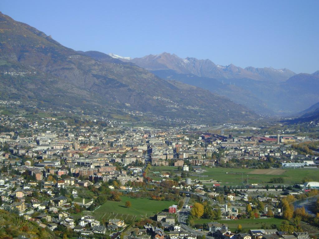 La Maison Nouva 1977 Aosta Luaran gambar